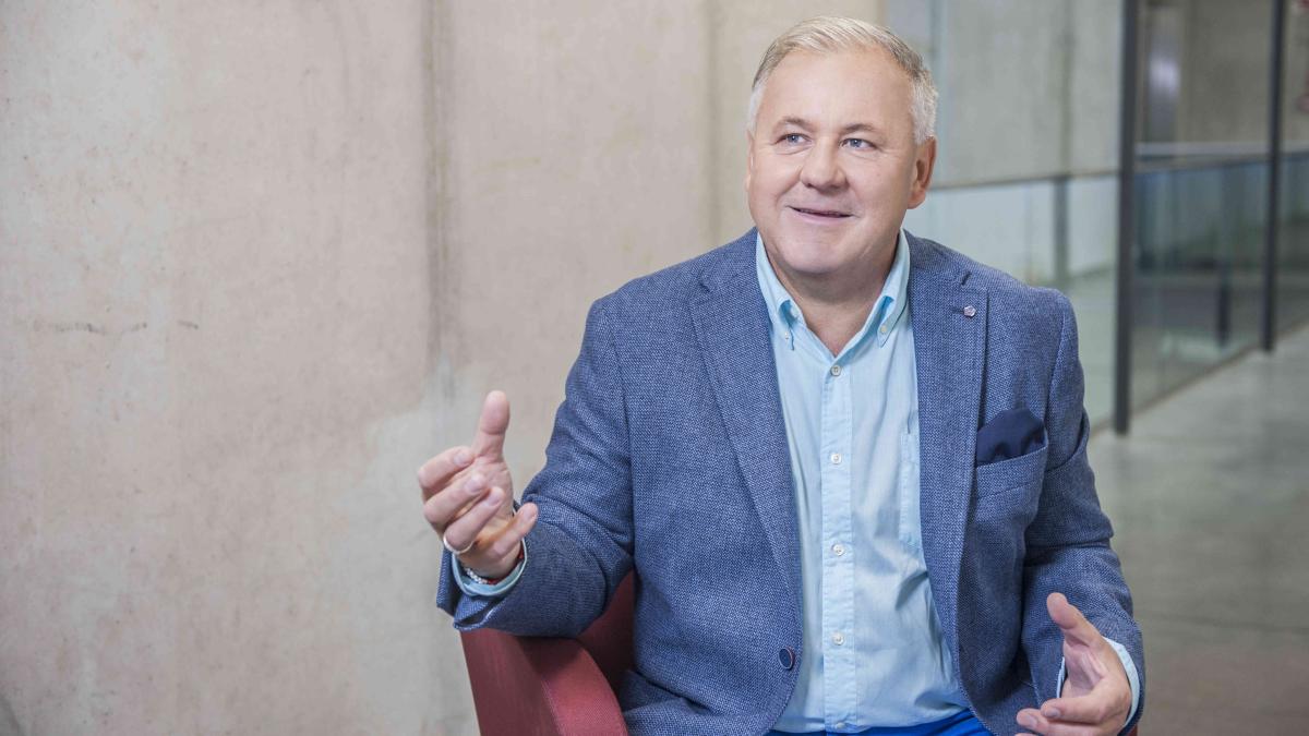 Varga Mihály, a KÉSZ Csoport alapítója: „Nem baj, ha edzésen sírunk, ha utána a meccsen nevetünk"