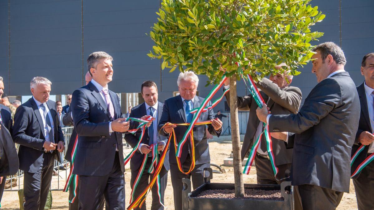 Bokrétaünnepséget tartottunk a ZalaZone harcjárműveket gyártó üzeménél