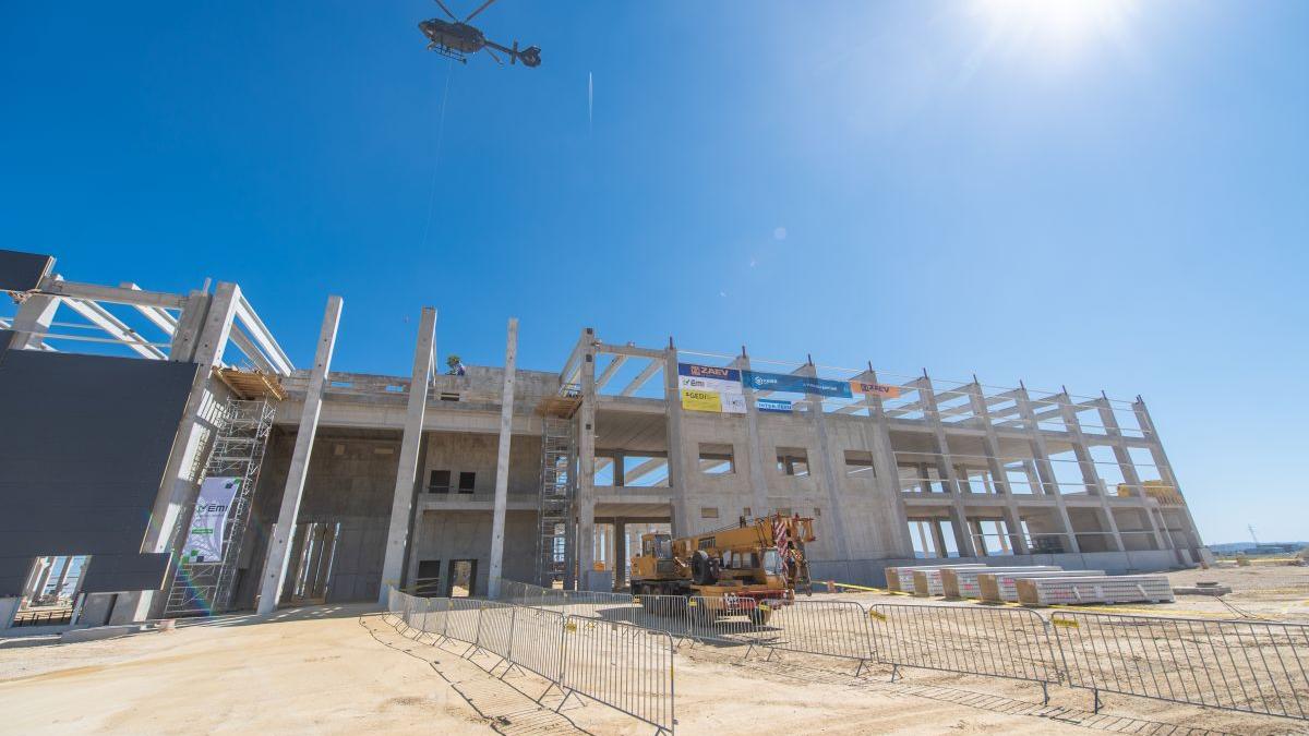 Bokrétaünnepséget tartottunk a ZalaZone harcjárműveket gyártó üzeménél