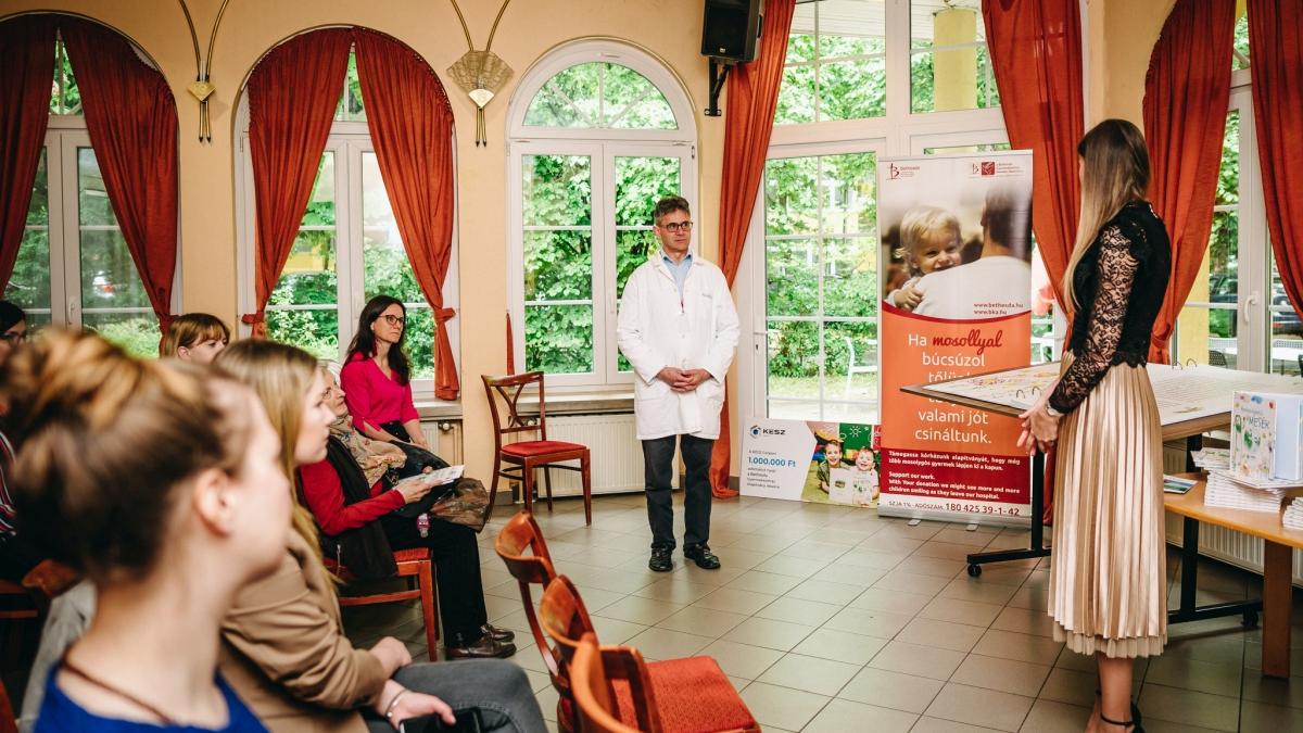 1 millió forintot adományoztunk a Bethesda Kórháznak