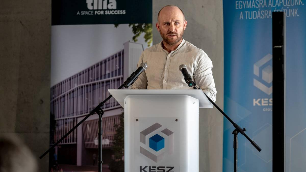 Bokrétaünnepséget tartott a KÉSZ Csoport - Szerkezetkész Szeged legújabb irodaháza, a TILIA