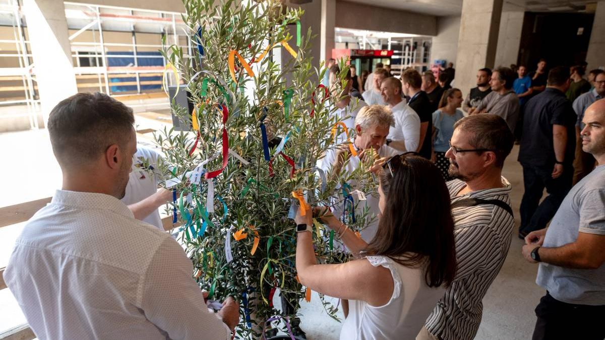 Bokrétaünnepséget tartott a KÉSZ Csoport - Szerkezetkész Szeged legújabb irodaháza, a TILIA