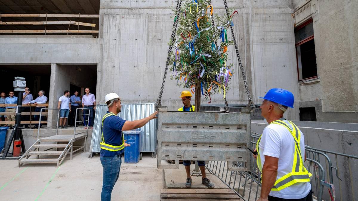 Bokrétaünnepséget tartott a KÉSZ Csoport - Szerkezetkész Szeged legújabb irodaháza, a TILIA
