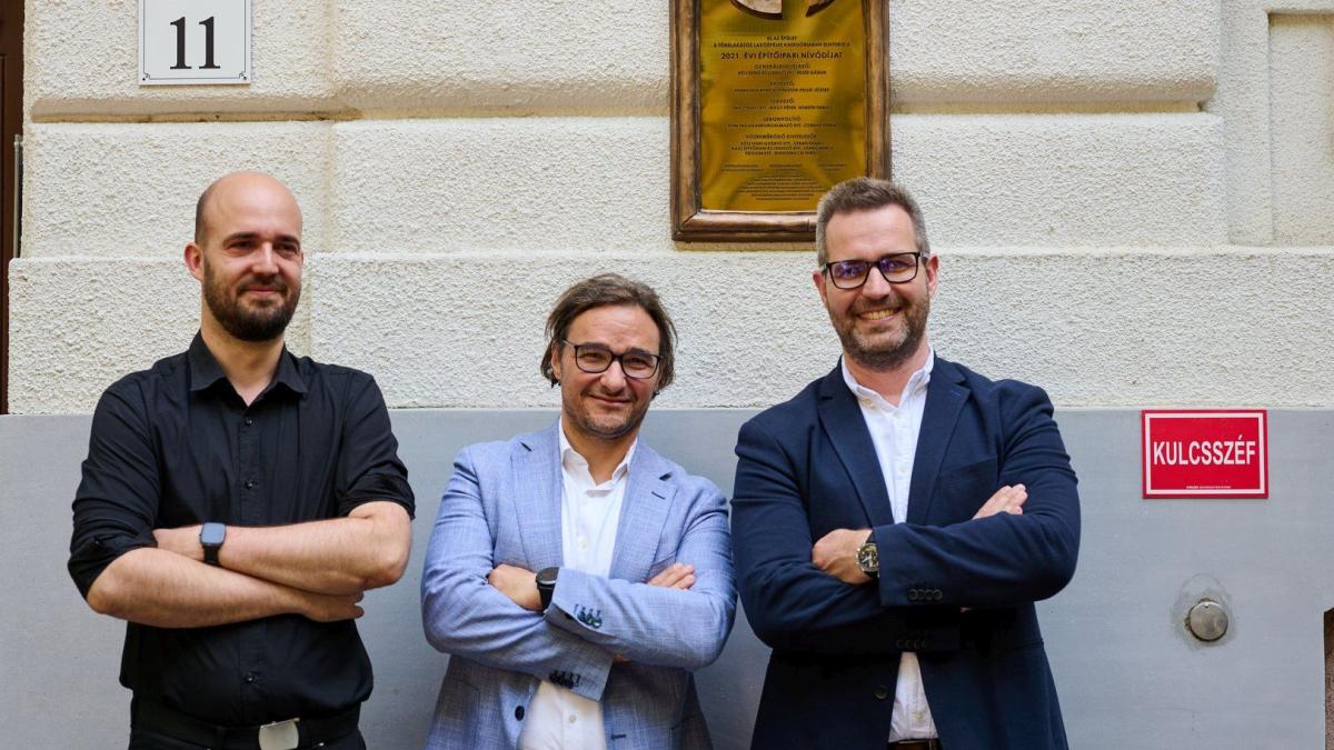 An award of excellence board was inaugurated for our benczúr 11 project