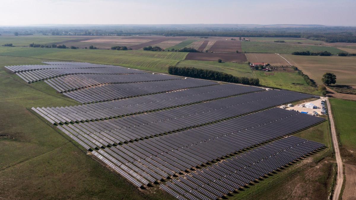 Greenergy inaugurated a new solar park in Paks