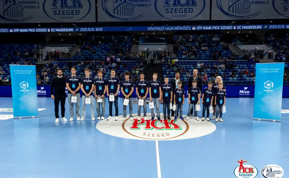 Fiatal magyar kézilabdás tehetségeket díjazott a KÉSZ Csoport