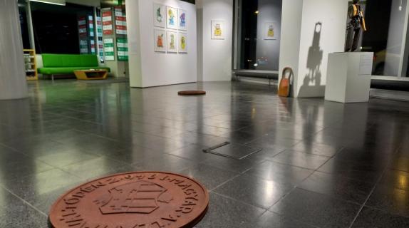 A KASZ+ 2023 alkotótáborának remekműveit bemutató kiállítás nyílt Helsinkiben